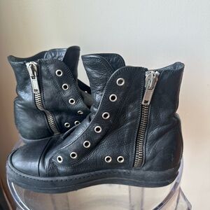 RICK OWENS Hightop Sneaker